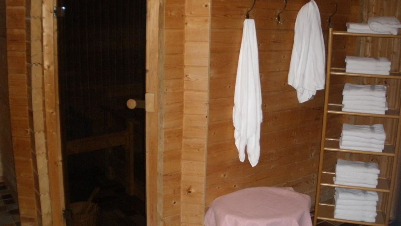 Finnische Blockbohlensauna Hotel Hanses-Bräutigam