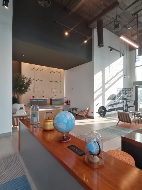 Lobby Rove Trade Center