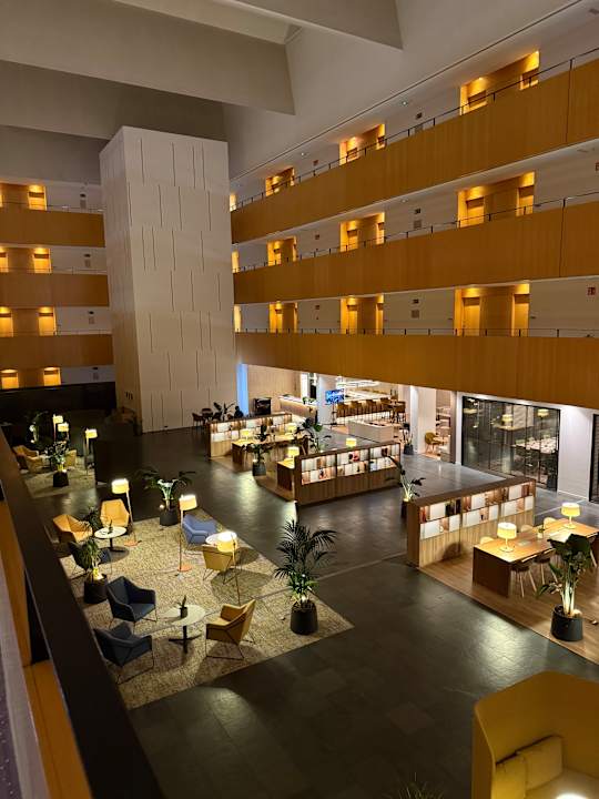 Lobby INNSiDE by Meliá Barcelona Aeropuerto