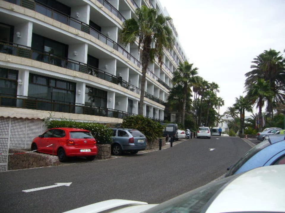 Vor dem Hotel Seaside Hotel Palm Beach