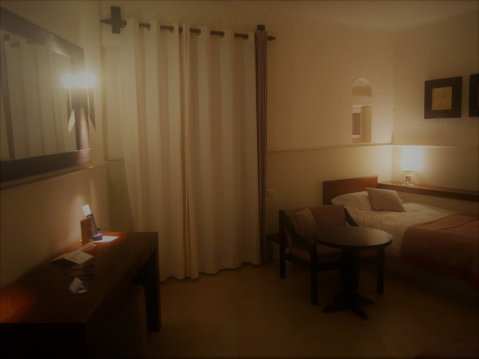 Zimmer Apollonia Beach Resort & Spa