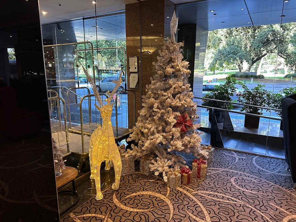 Lobby Hotel Radisson On Flagstaff Gardens