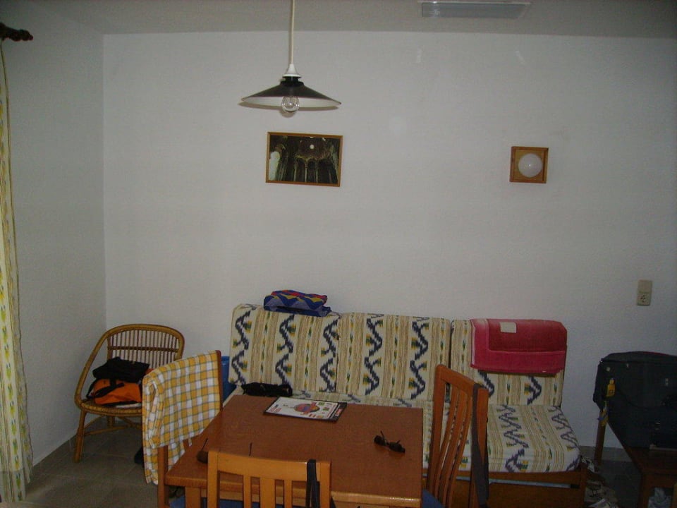 Wohnraum mit Schlafcouch Paradise Residencial