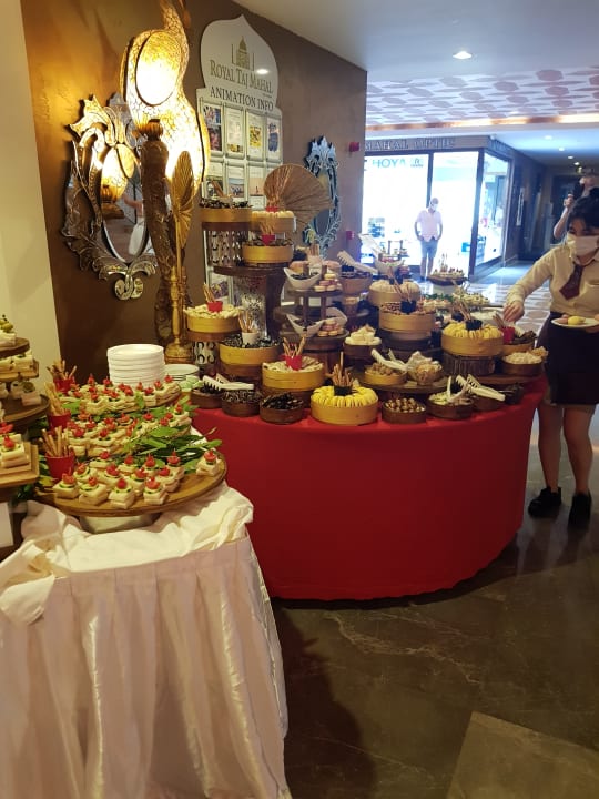 Gastro Royal Taj Mahal Hotel
