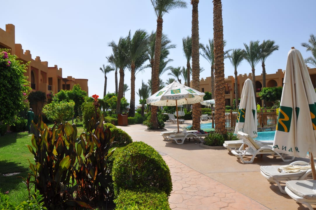 Ścieżka na plażę Rehana Royal Beach Resort Aqua Park & Spa