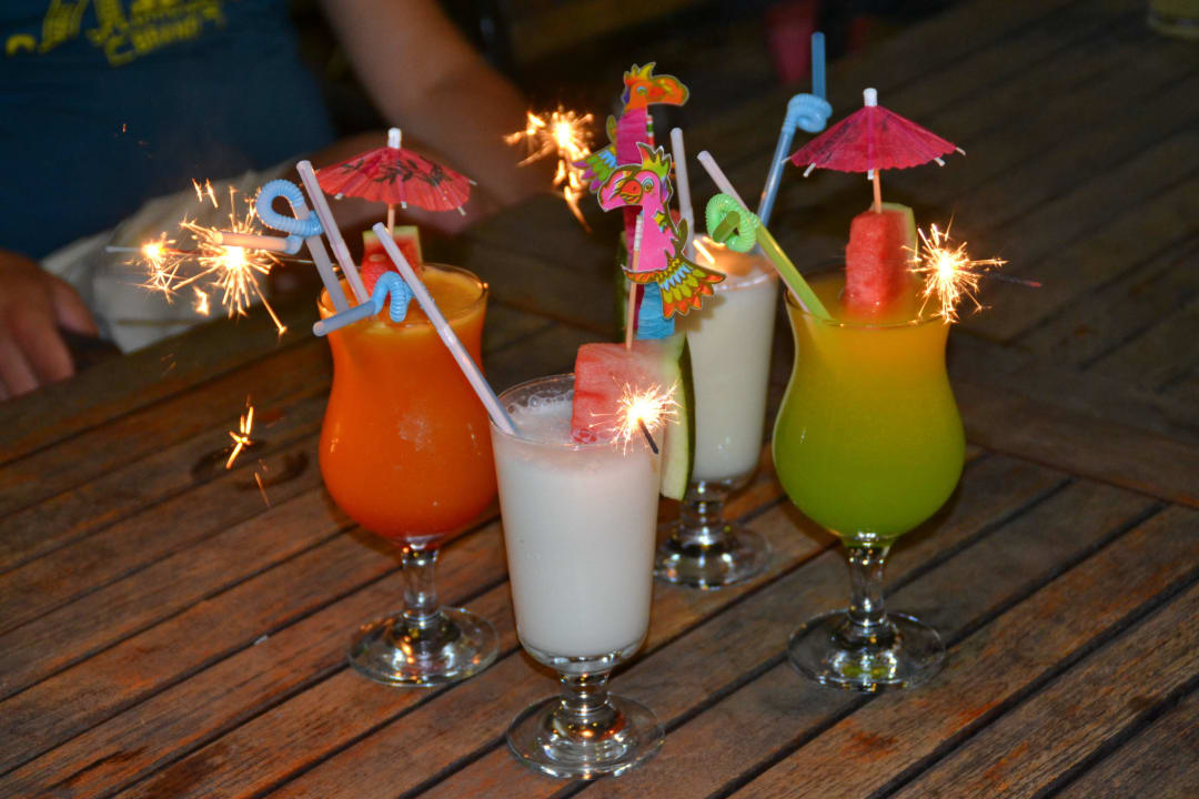 Cocktails im Viererpack Hane Family Resort