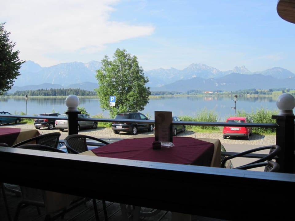 Unser Tisch mit Aussicht Hotel am Hopfensee