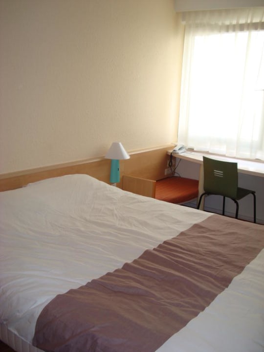 Ein sehr bequemes Bett Hotel Ibis Düsseldorf Hauptbahnhof