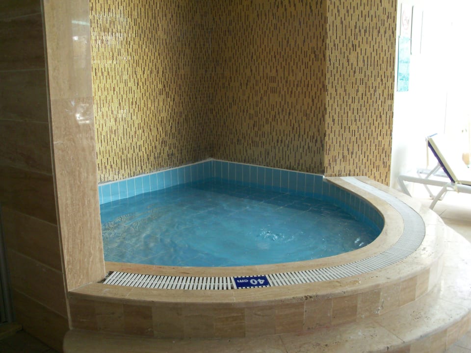 Kinderpool im Hallenbad Dream World Resort & Spa