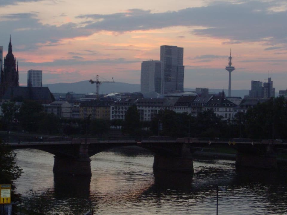 Blick aus unserem Hotelzimmer Lindner Hotel Frankfurt Main Plaza, part of JdV by Hyatt