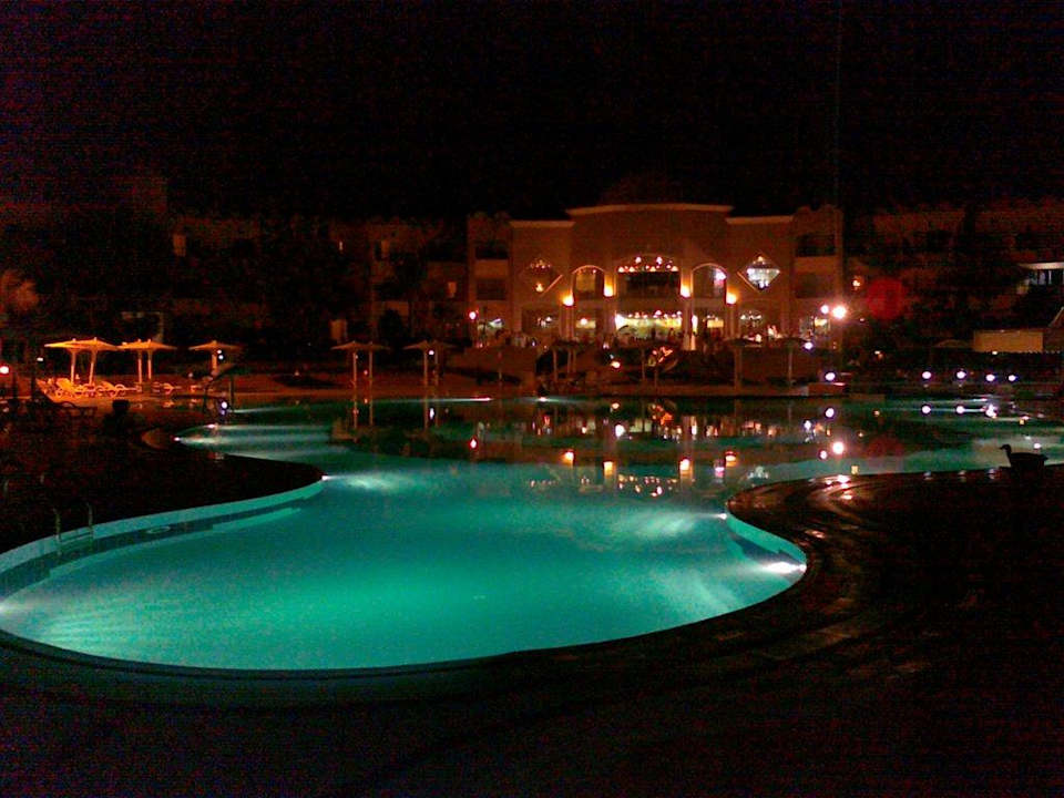Pool am Abend Utopia Beach Club