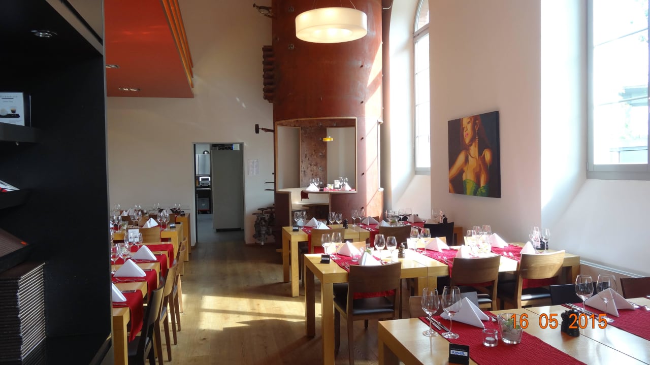 Bar & Restaurant Riverside Hotel