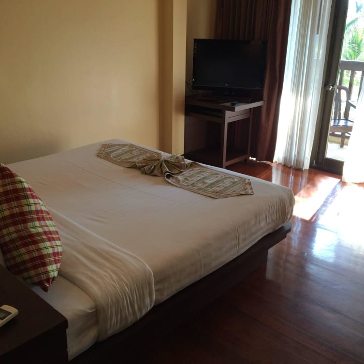 Bett The Briza Beach Resort Khaolak