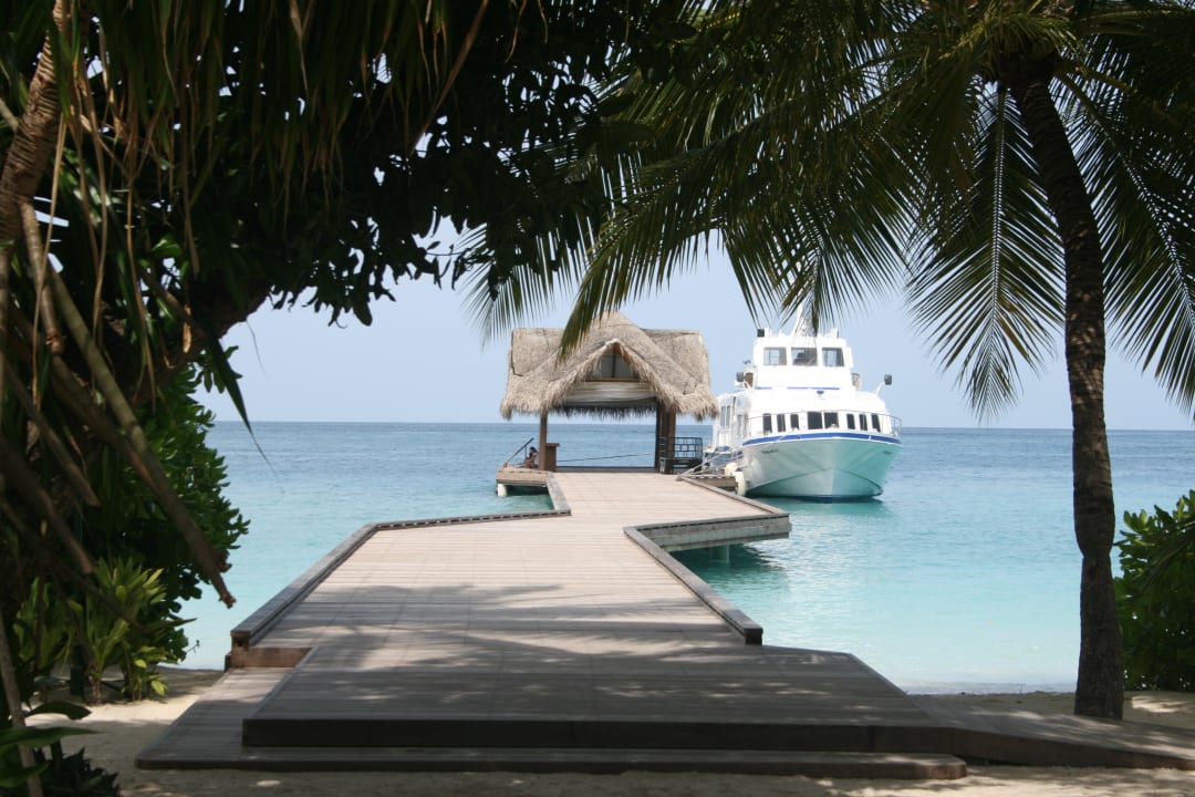 Von der Rezeption in Richtung Ankunftssteg Kuramathi Maldives