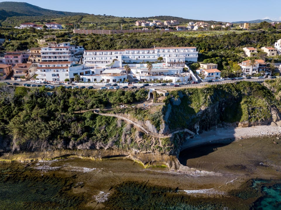 Außenansicht Hotel Pedraladda