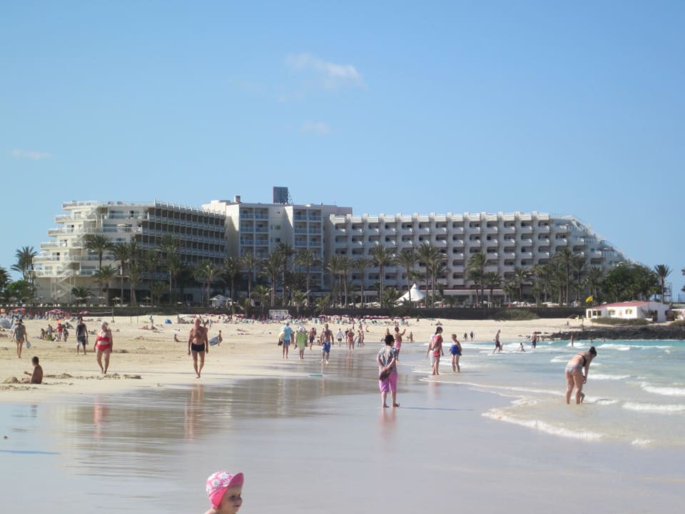 Hotel vom Strand aus Hotel Riu Palace Tres Islas