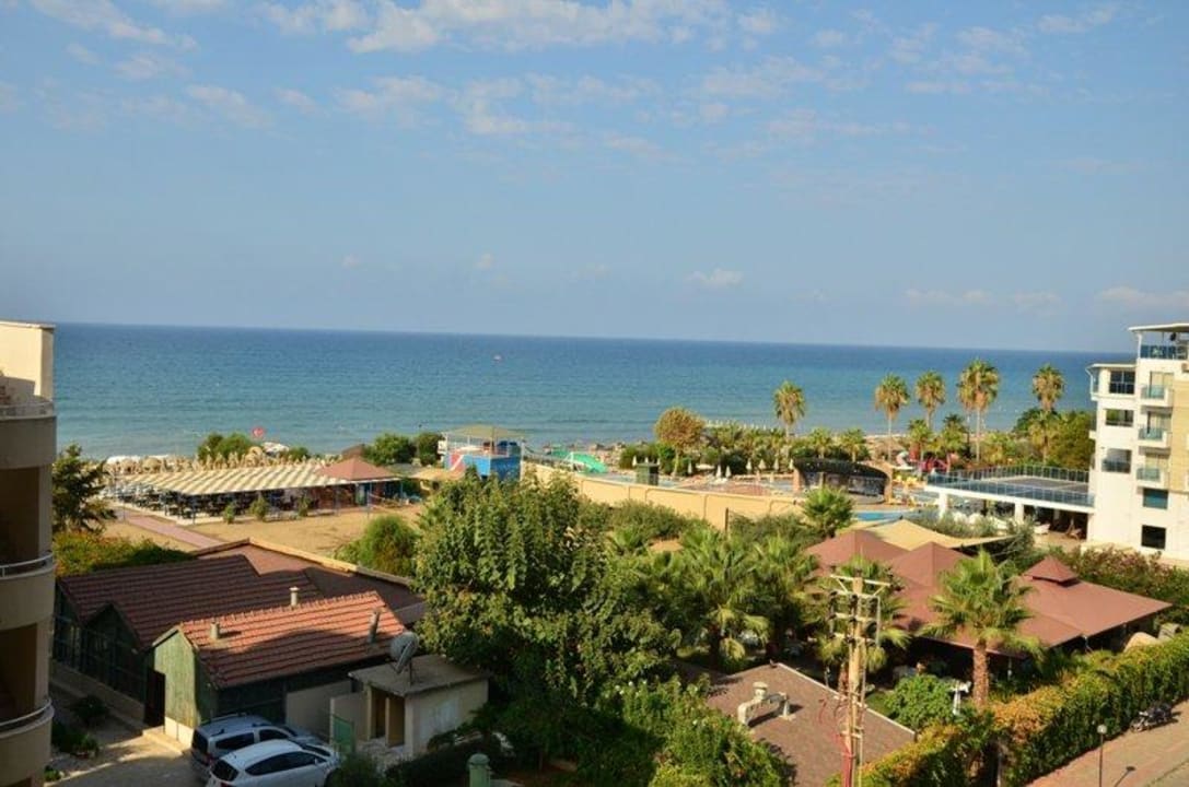 Ausblick (Blickrichtung vom Balkon zum Strand) Hotel Royal Garden Beach