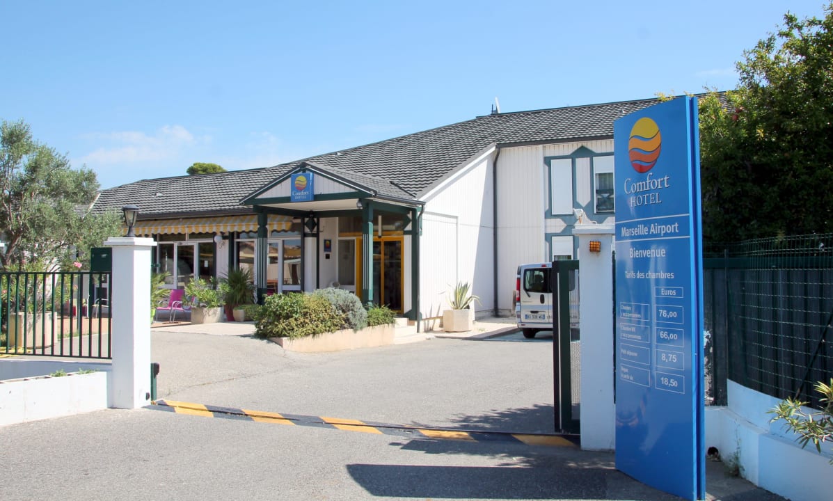 Hoteleingang Hotel Comfort Marseille Airport