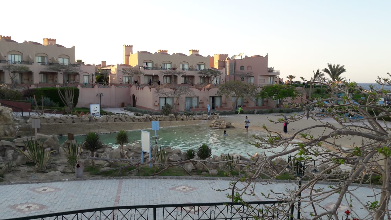 Pool Akassia Swiss Resort