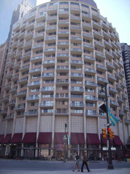 Hotelfront Hotel The Windsor Suites