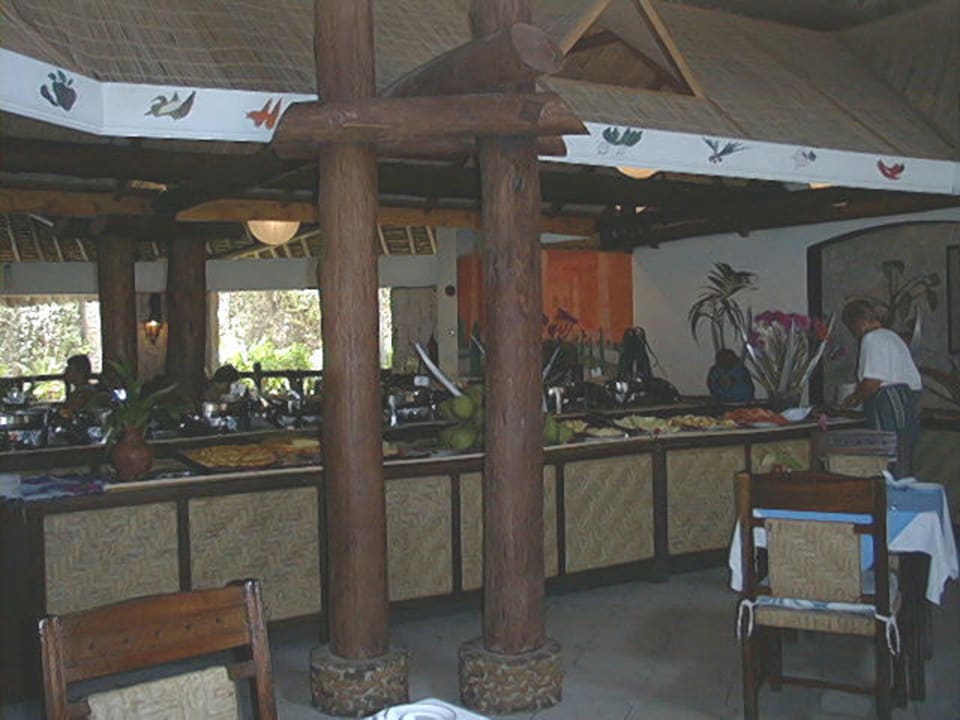 Mittagsbuffet Im Speisesaal Emrald Beach Resort & Spa