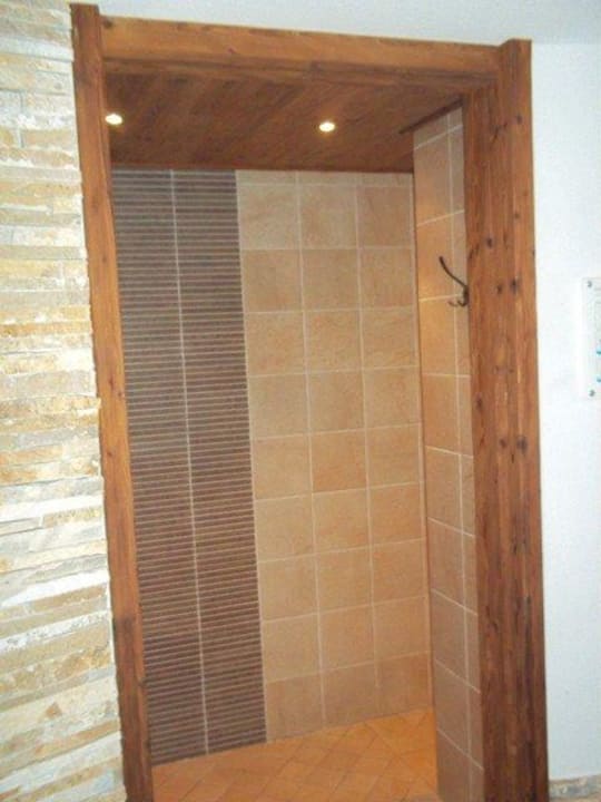 Dusche in der "Almsauna" Alphotel Tyrol