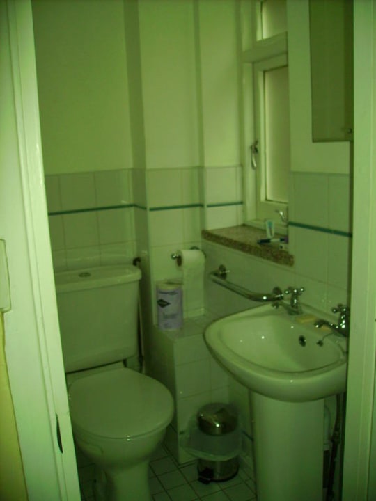 Bad Hotel Crestfield