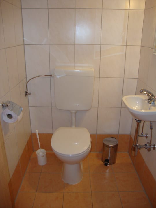 Toilette, sehr sauber Apartment Ladinger