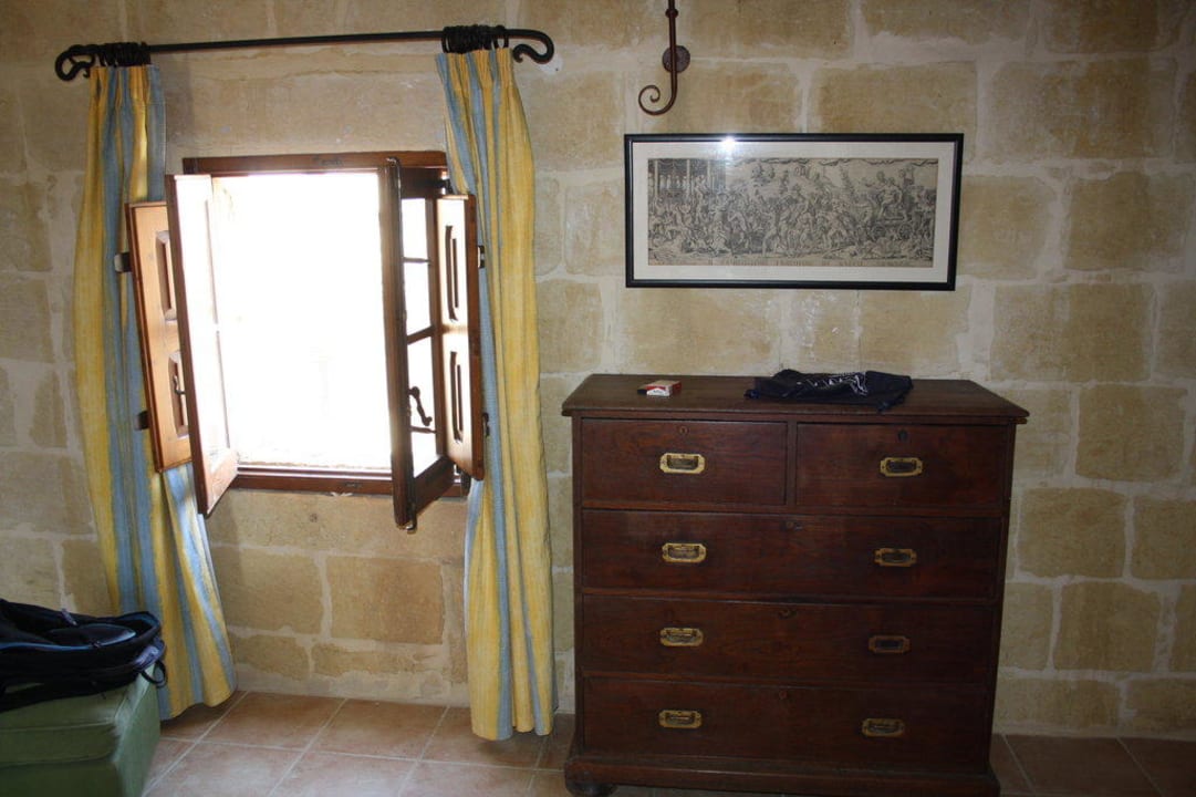 3. Schlafzimmer 1.OG Hotel Razzett Ghasri