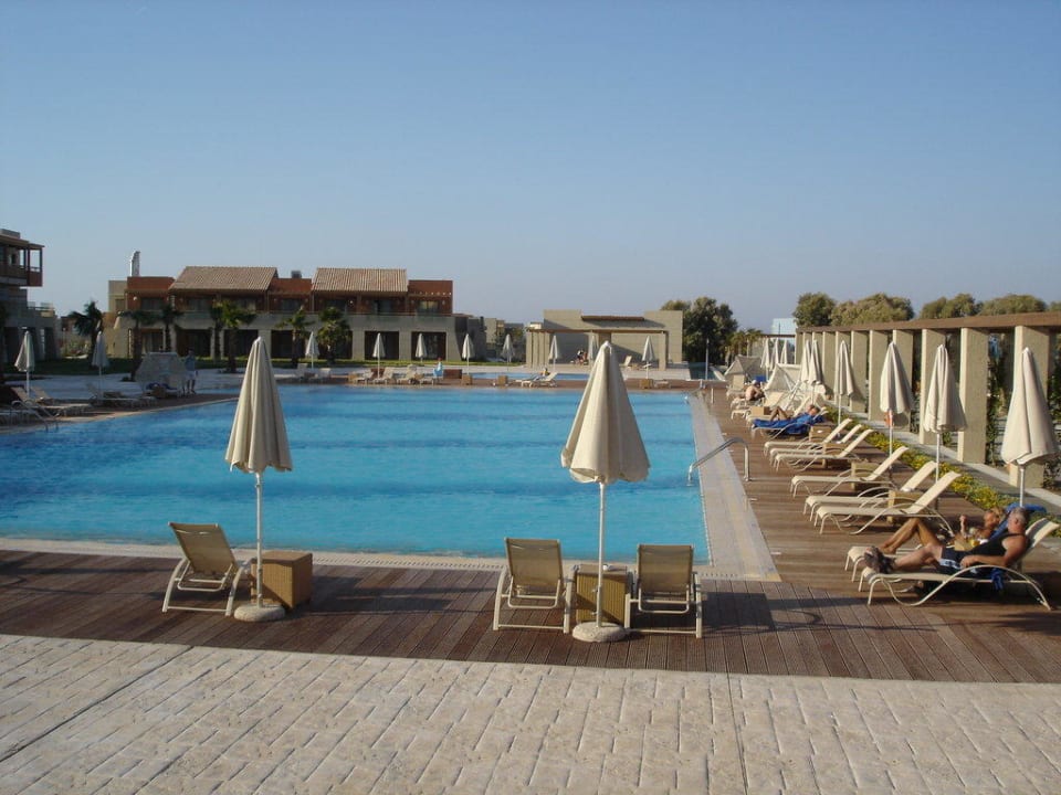 Hauptpool in der Nähe des Haupthauses Astir Odysseus Kos Resort & Spa