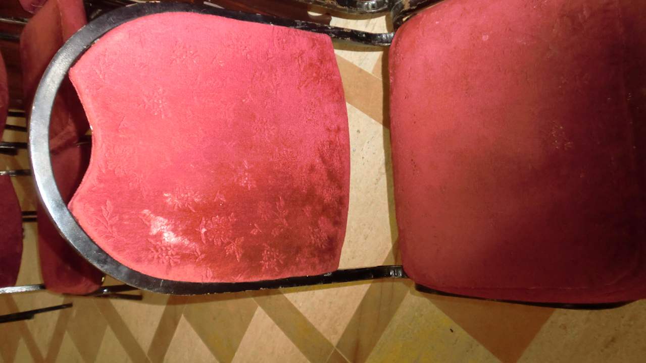 Schmutziger Stuhl in Begrüßungsraum  Ghazala Gardens