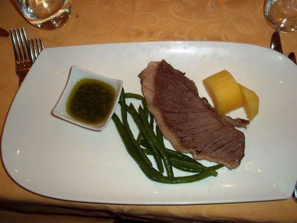 Gekochter Rindstafelspitze mit Salzkartoffeln, Boh Alphotel Tyrol