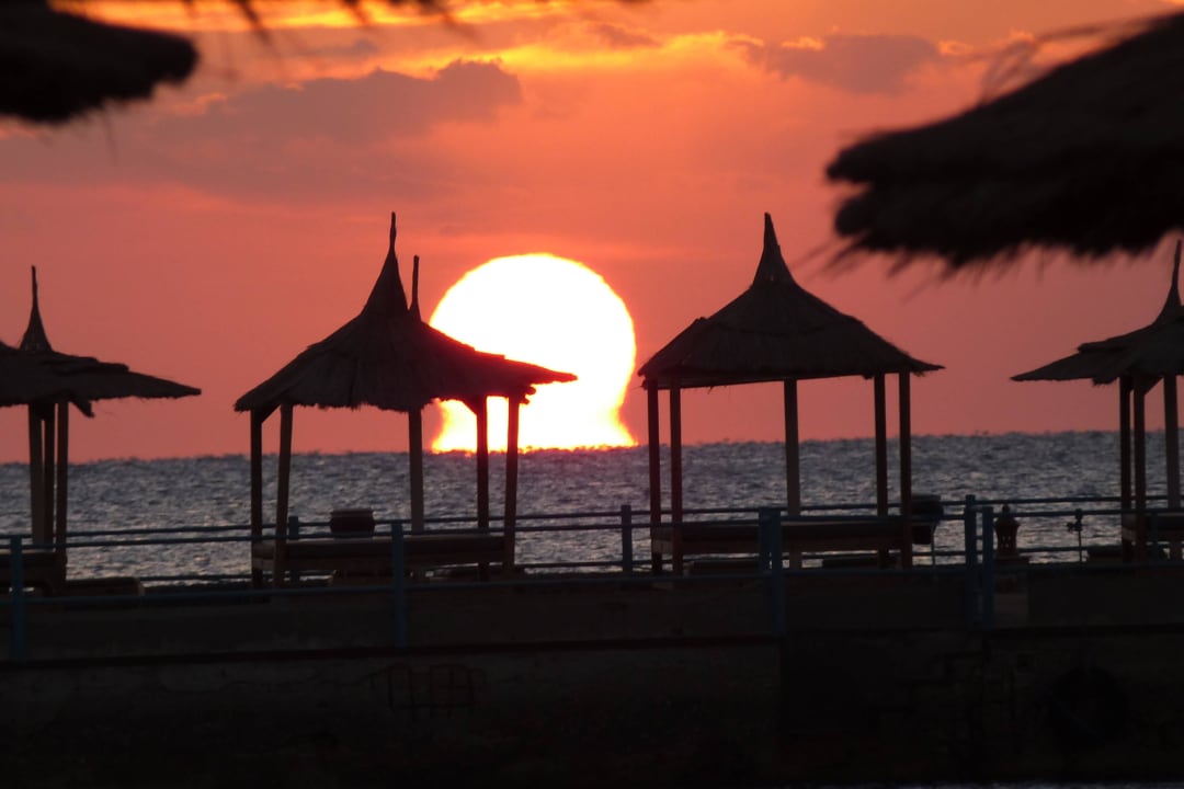 Sonne erwacht Beach Albatros Resort