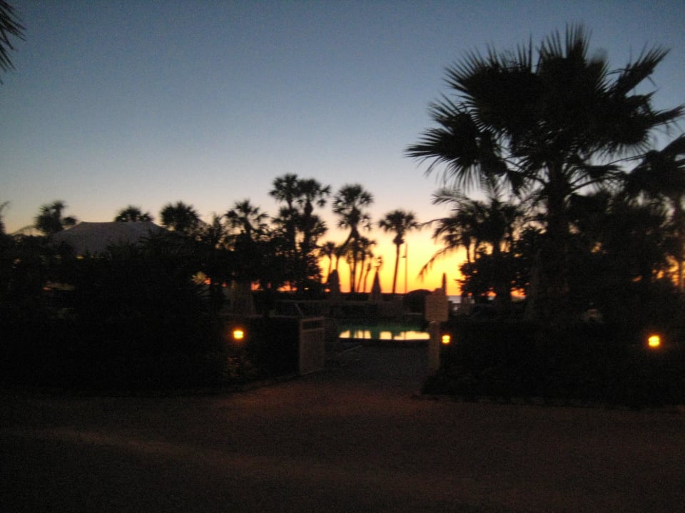 Ausblick über den Pool zum Strand Hotel The Don Cesar Beach Resort & Spa