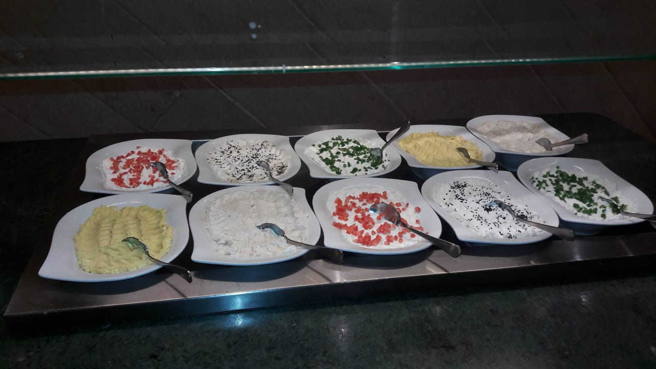 Verschiedene Brotaufstriche beim Frühstück Giftun Azur Resort