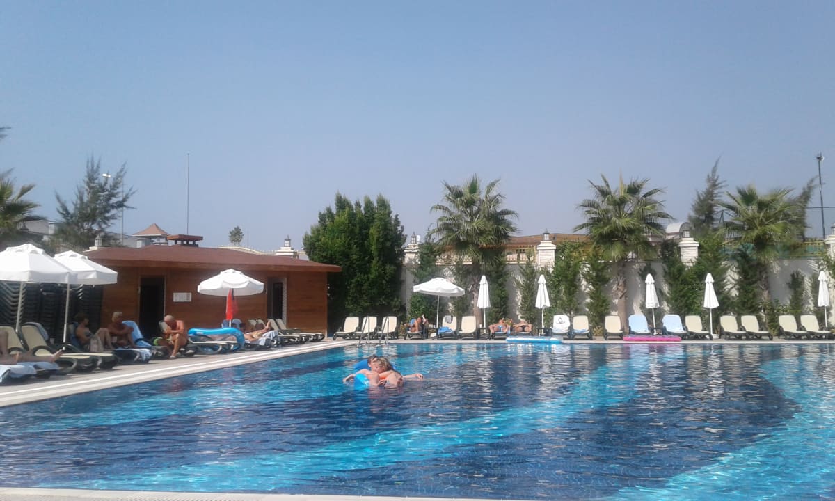 Pool Well Palace Side