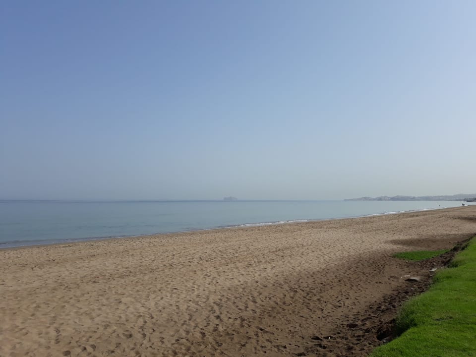 Strand Grand Hyatt Muscat