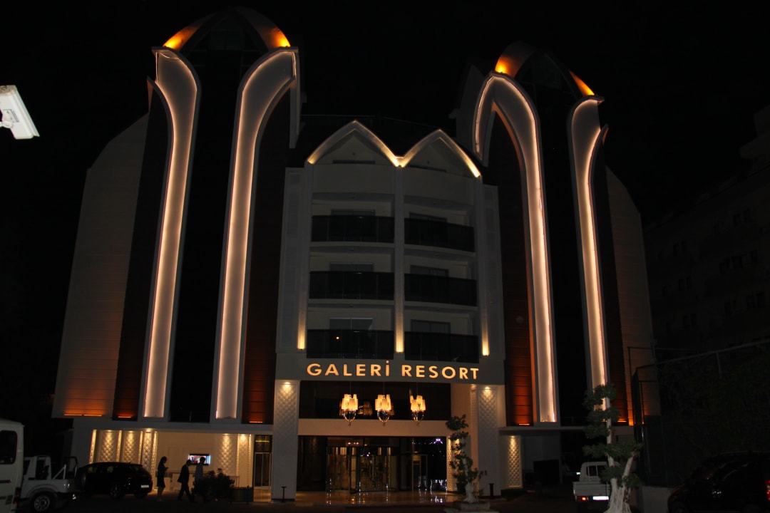 Eingang Hotel Galeri Resort