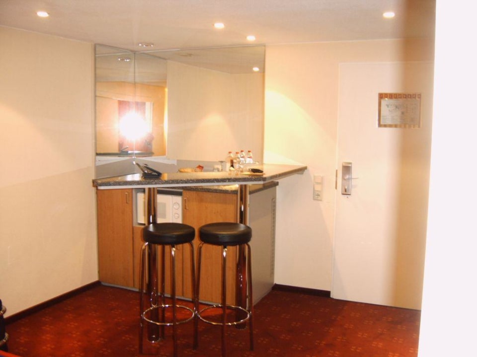 Bar mit Miniküche Hotel NH Fürth Nürnberg