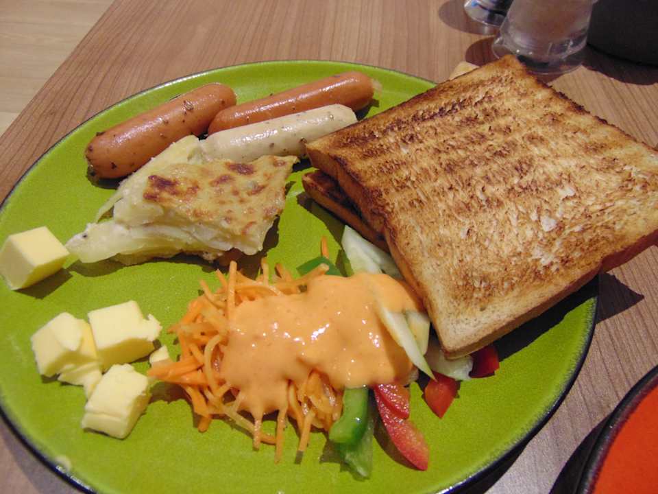 Gastro Hilton Garden Inn Jakarta Taman Palem