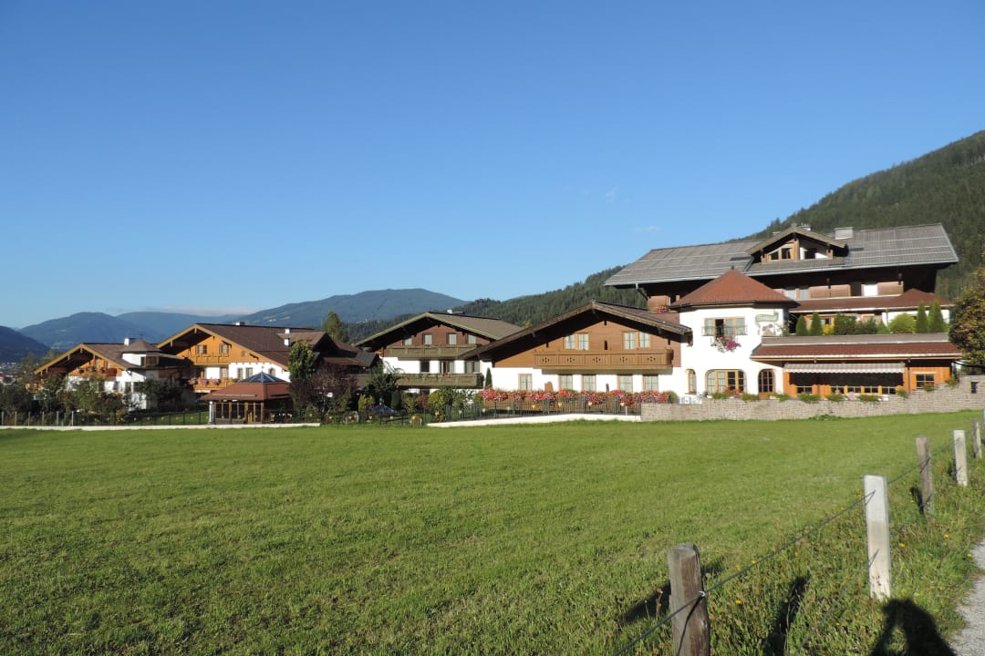 Rückseite des Gesamthotels Hotel Tirolerhof