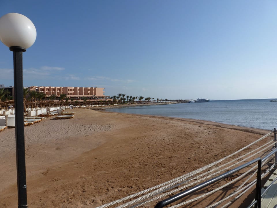 Aussicht vom Steg des Nachbarhotels Beach Albatros Resort
