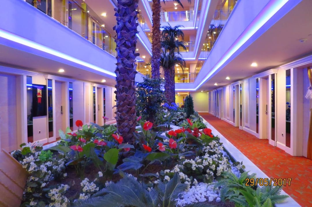 Sonstiges Azura Deluxe Resort & Spa Hotel