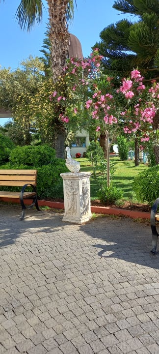 Garten Cenger Beach Resort & Spa