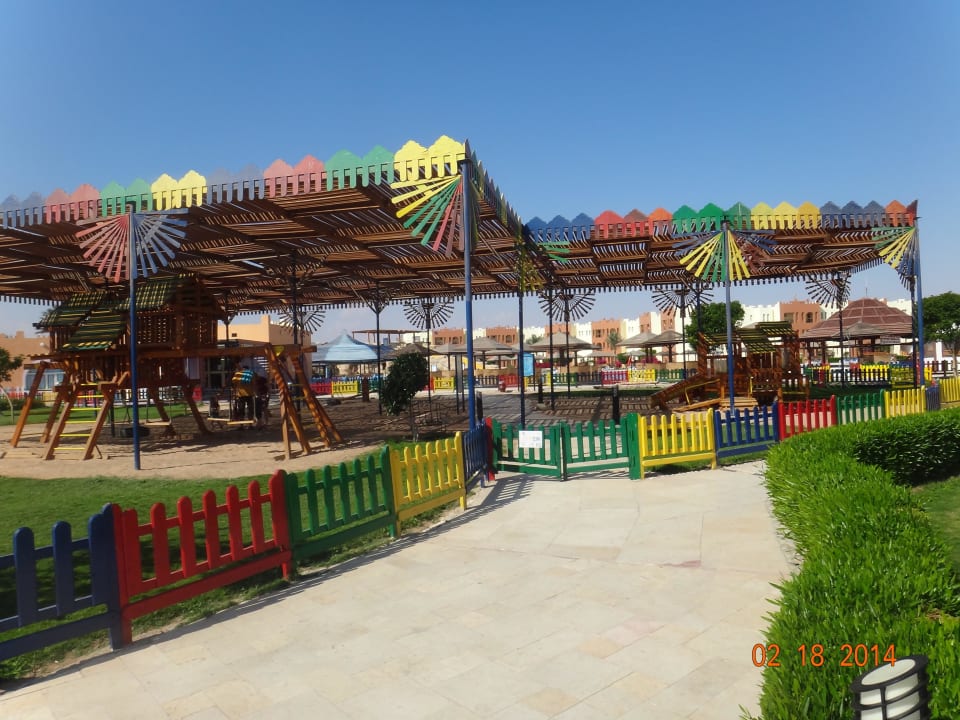 Детская площадка рядом с Детским клубом. SUNRISE Royal Makadi Resort