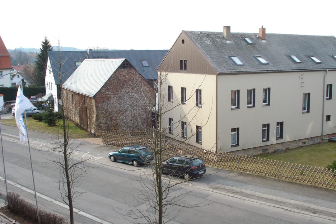 Blick vom Zimmer auf Straße Center Hotel Alte Spinnerei