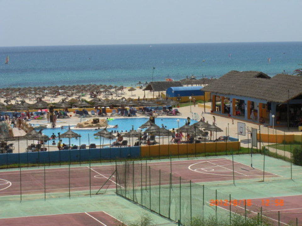 Blick vom Zimmer auf den Pool Hawai Beach Club