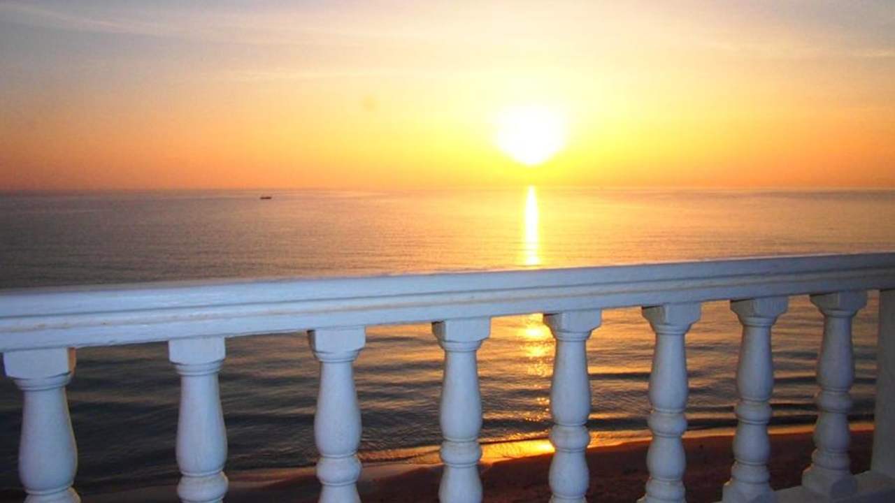 Sonnenaufgang vom Bett aus Hotel El Menchia
