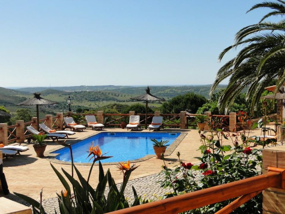 Von den Maisonetten zum Pool und Garten Monte Da Bravura Green Resort