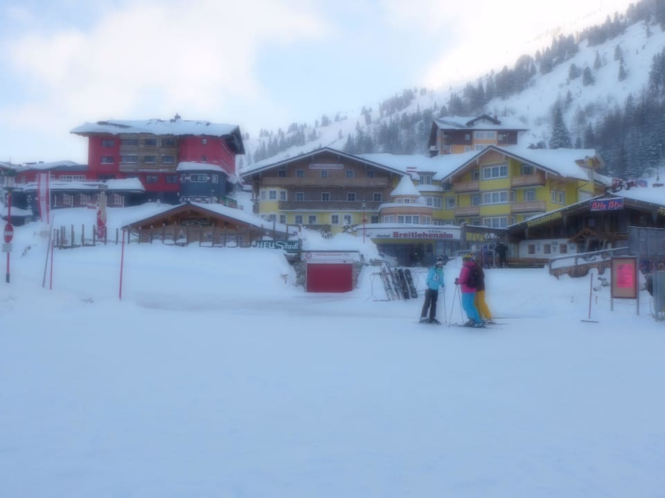 Hotel Breitlehenalm und vorne links der HeuStadl Aparthotel Breitlehenalm